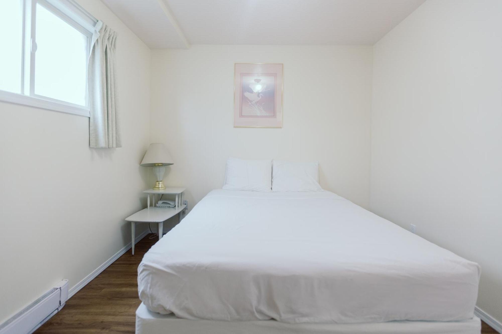 Beachside Motel ペンティクトン エクステリア 写真